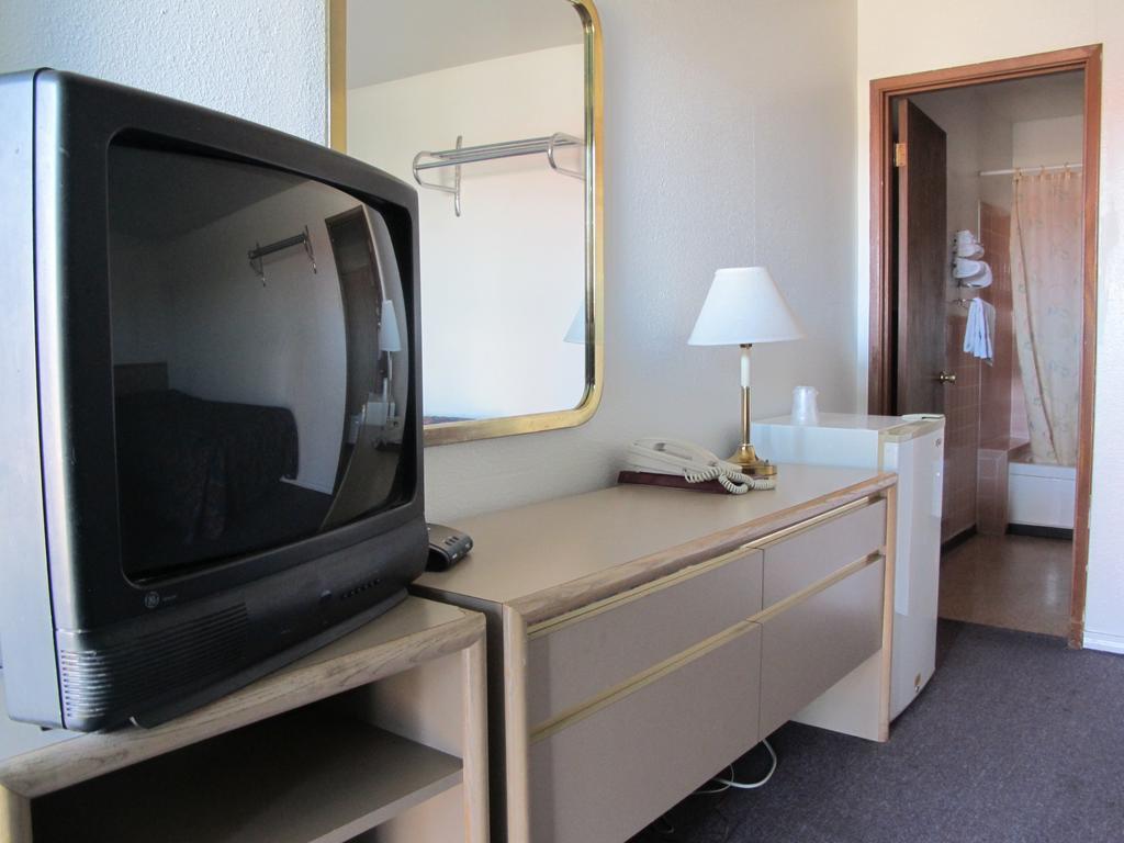 Economy Inn Ontario Værelse billede